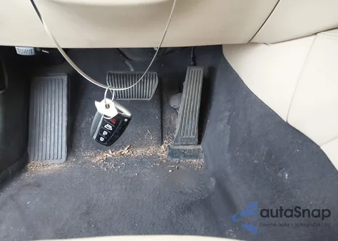 2015 Hyundai Genesis 3.8 z USA, uszkodzony, nr VIN KMHGN4JE6FU031820